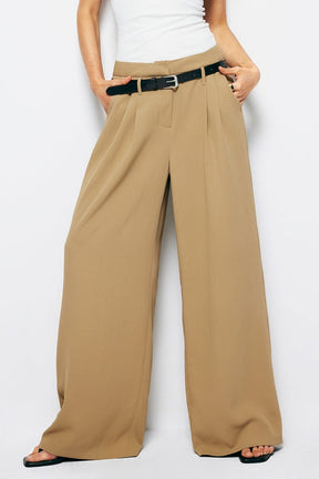 Pantalon palazzo beige élégant soleil