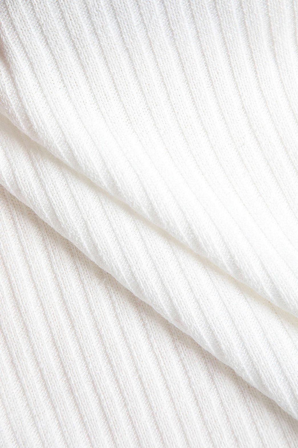 Pull blanc zippé moulant avec détails fourrure charme