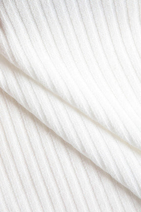 Pull blanc zippé moulant avec détails fourrure charme