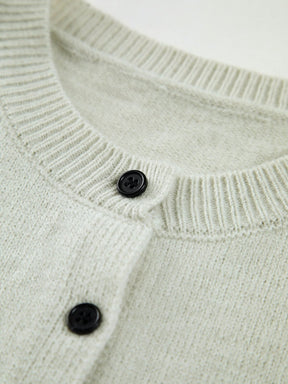 Pull sans manches porté décontracté