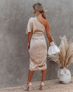 Robe cocktail satin drapé étoile