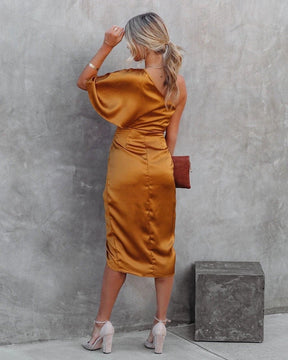 Robe satin asymétrique événement jade