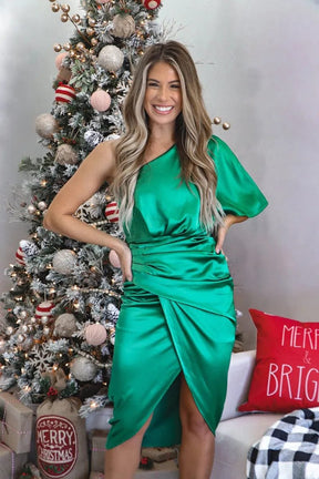 Robe satin midi élégante opale