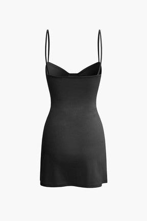 Robe bustier rouge cocktail nacre