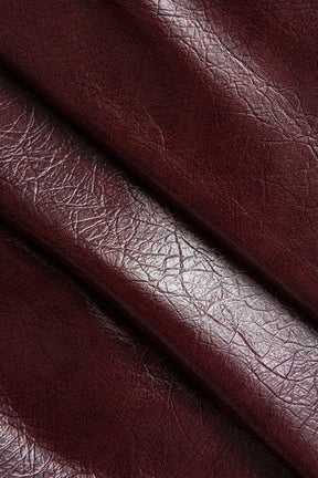 Robe simili cuir bordeaux vue de profil lune