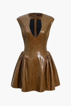 Détail fronces robe simili cuir bordeaux nuage