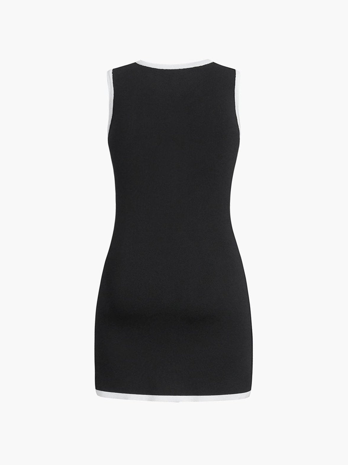 Vue latérale de la robe chic délicate