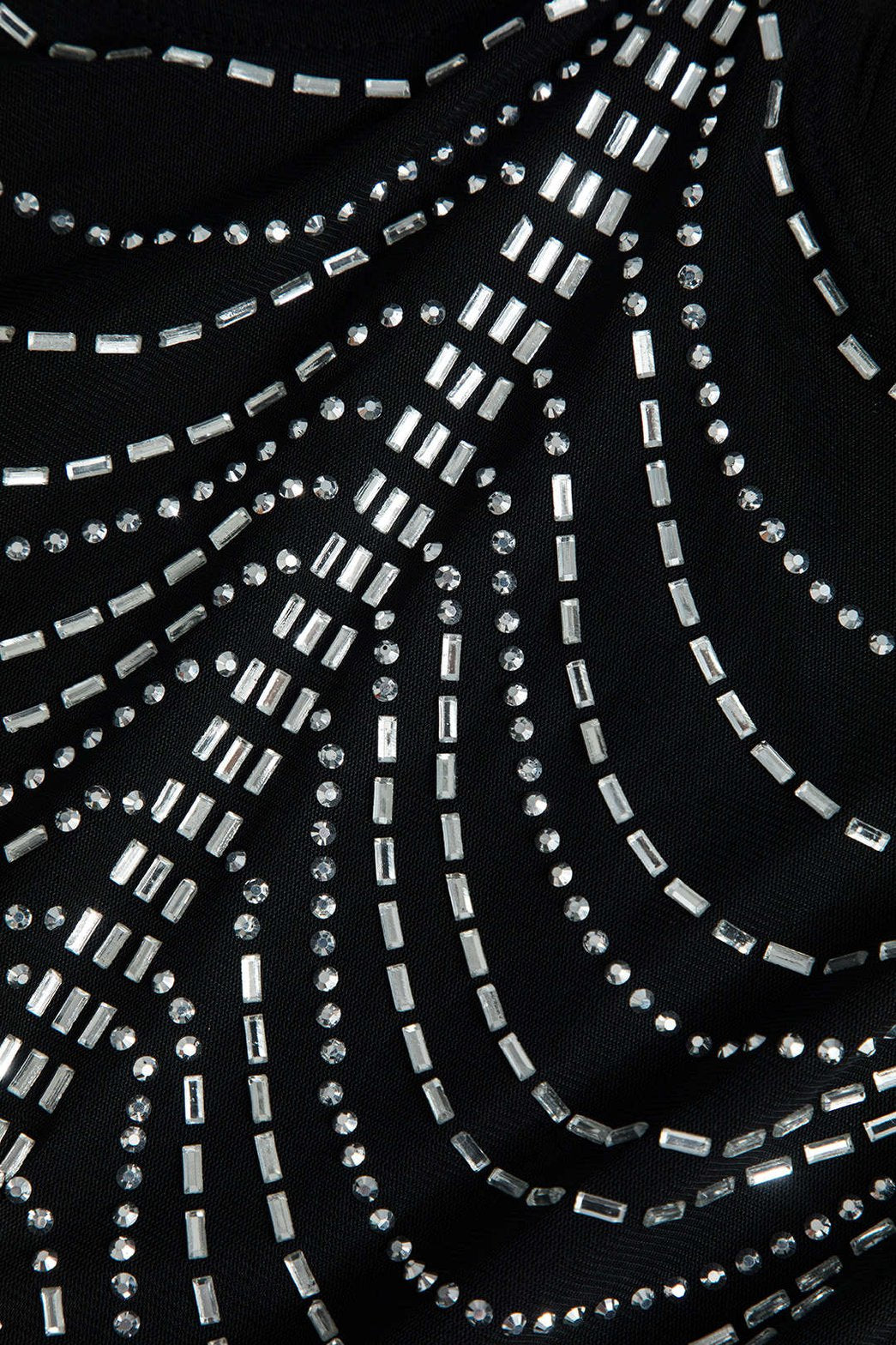 Vue latérale robe à franges scintillantes nuit