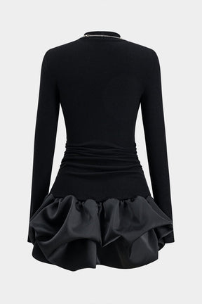 Robe ajustée noire vue de côté soleil