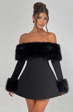 Robe courte noire décolletée stellar