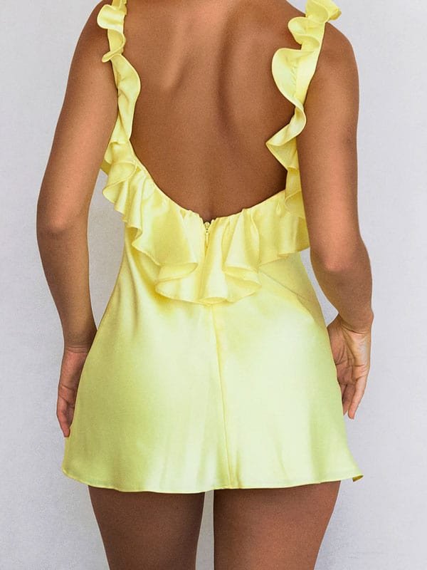 Détail des volants de la robe jaune aurore