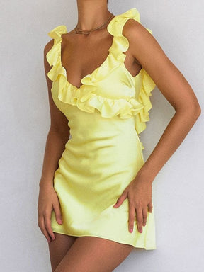 Vue complète de la robe jaune à volants éclat