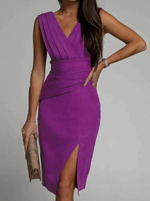 Robe cocktail violette avec fente diamant