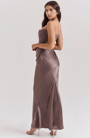 Robe plissée élégante saphir