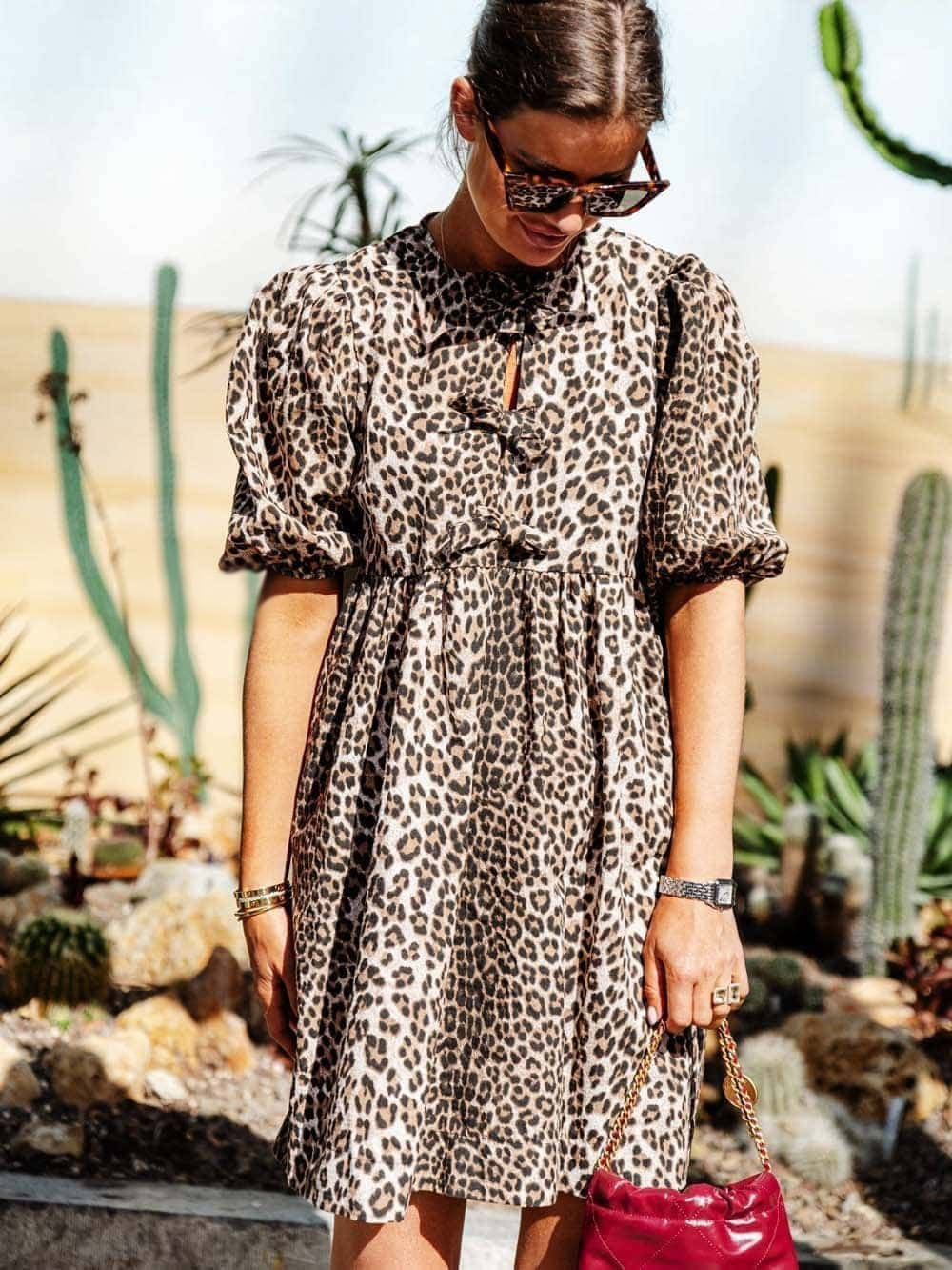 Robe motif léopard détail nœud harmonie