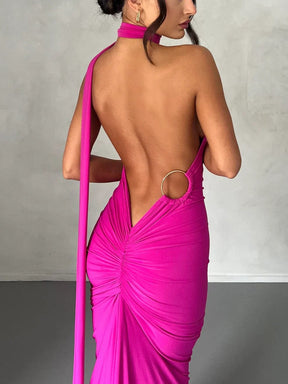 Robe moulante rose asymétrique nuage