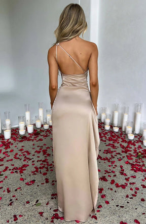 Robe longue asymétrique champagne élégance