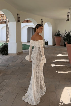 Robe crochetée épaules dénudées lumière