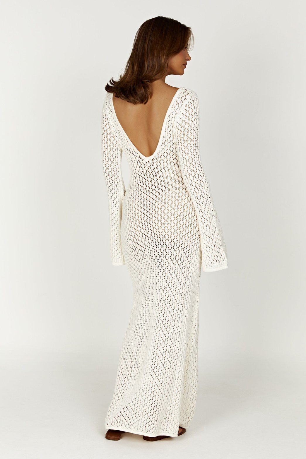 Robe longue blanche en crochet vue de profil lune
