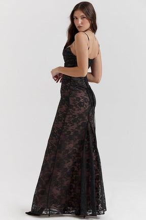 Robe dentelle épaules dénudées mystère