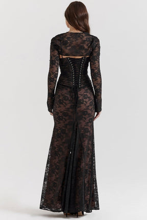 Robe longue dentelle détails grâce