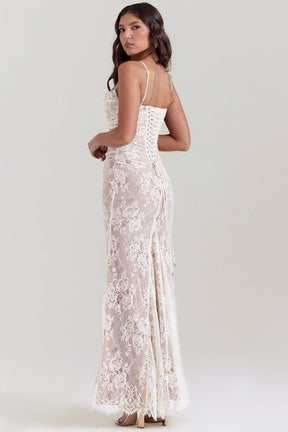 Robe dentelle florale élégante sérénité