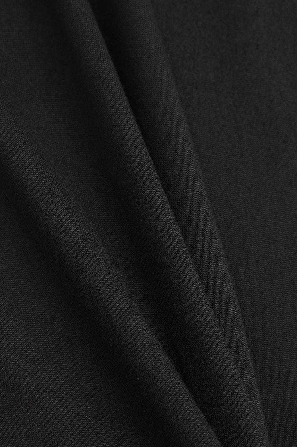 Robe longue noire vue de profil - Grâce