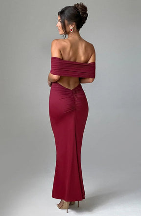 Robe longue bordeaux vue de face grâce