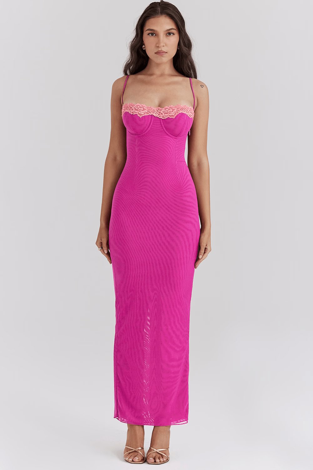 Silhouette robe soirée ambre