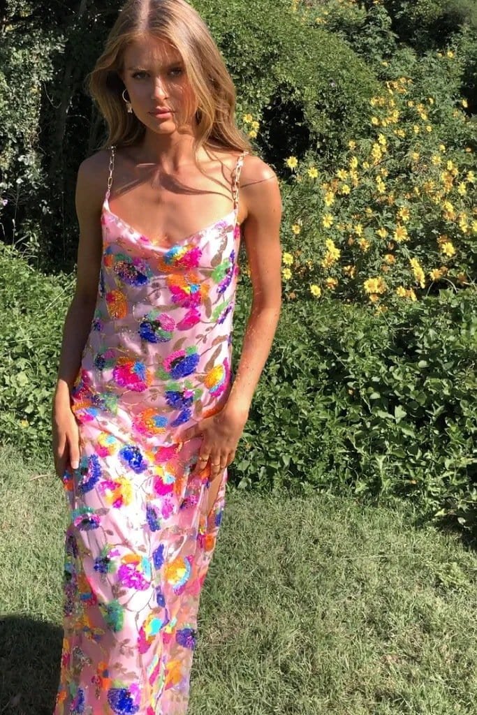 Robe longue fleurie rose détail tissu lune