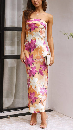 Robe longue florale rose vue latérale élégance