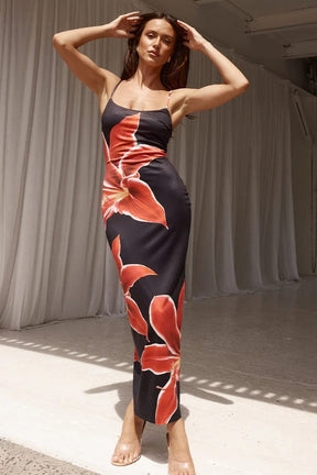 Robe fendue motif floral élégant harmonie