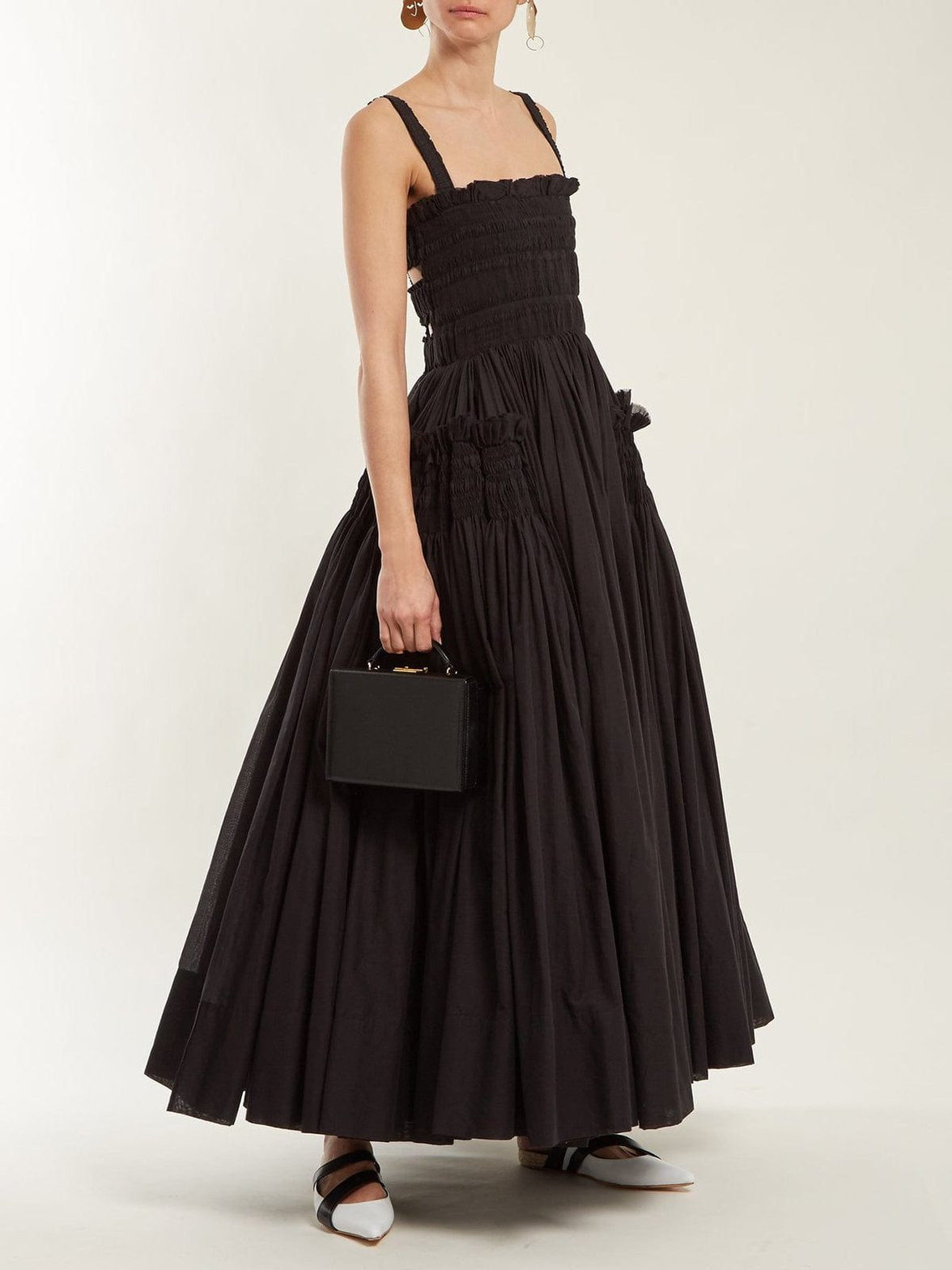 Robe longue élégante à bretelles noire harmonie