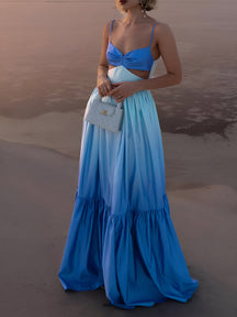 Robe longue bleue élégante soleil