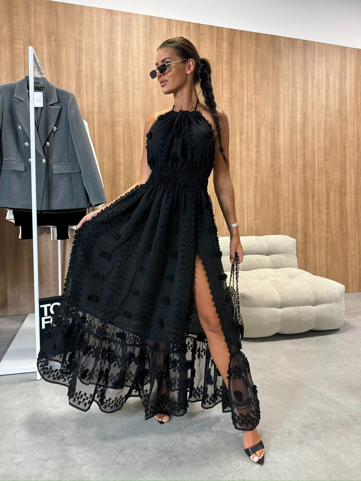 Robe longue noire vue de profil lune
