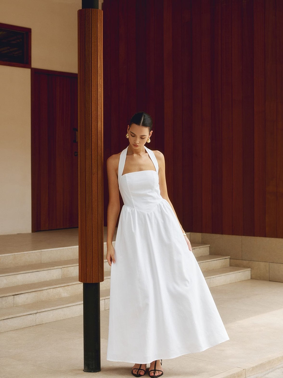 Robe longue dos nu en lin blanc étoile