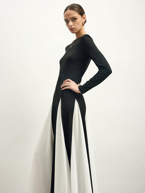 Robe longue fluide contrastée grâce