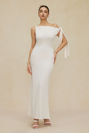 Robe longue blanche élégante avec nœud étoile