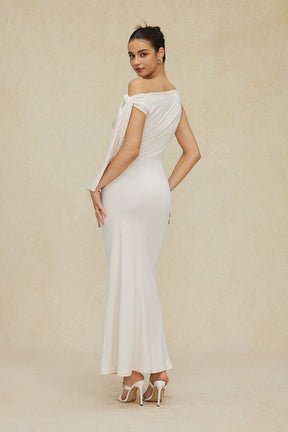 Robe Longue Élégante à Nœud Asymétrique
