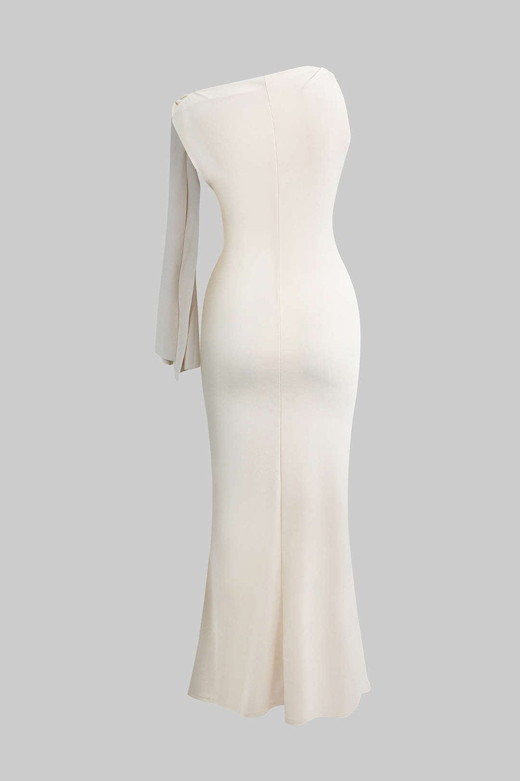 Détail du nœud sur robe longue blanche lune