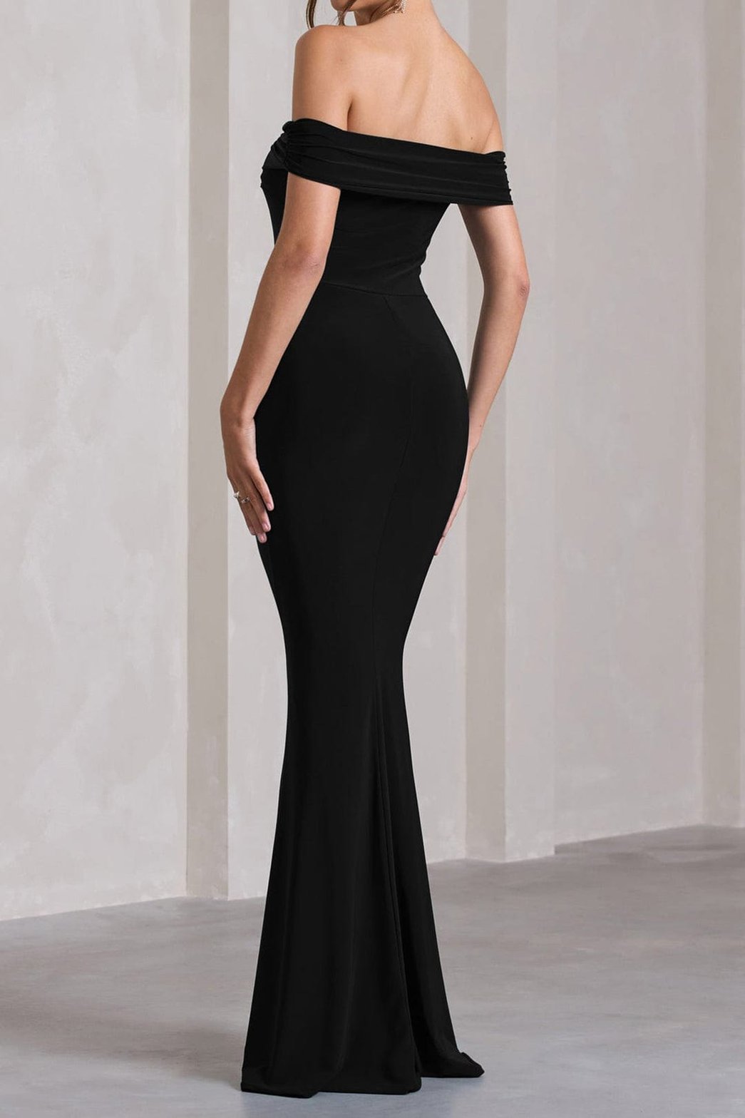Robe de soirée épaules nues crystal
