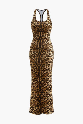 Robe longue léopard moulante vue de face soleil