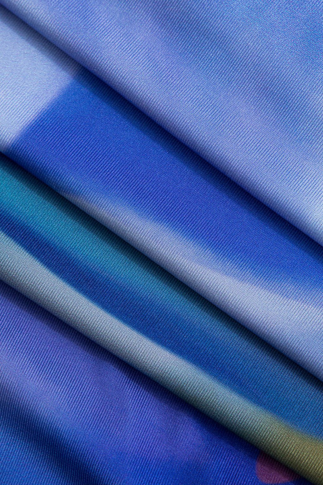 Robe longue moulante motif abstrait vague
