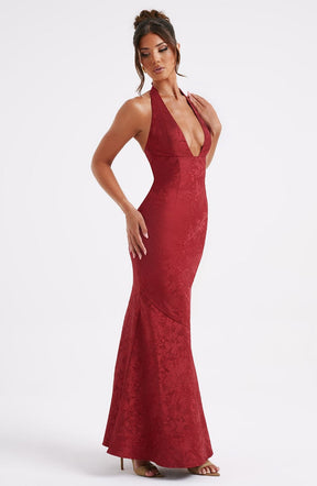Robe longue rouge détail tissu texturé sublime
