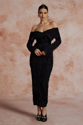 Robe longue noire détail finition brume
