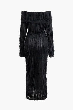 Robe longue noire boutonnée détail tissu lune