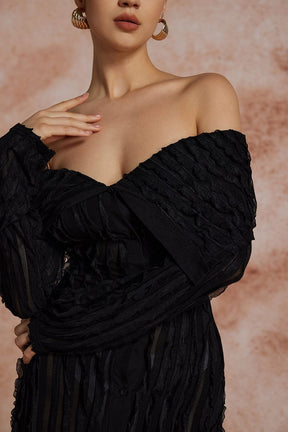 Robe longue noire détail tissu perle