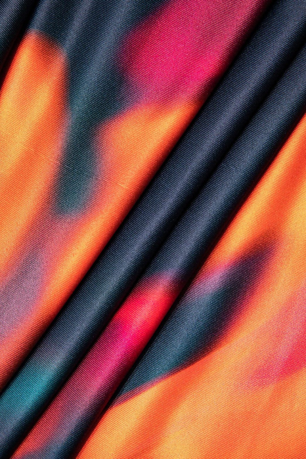 Détail motif tie-dye robe longue - Sérenité
