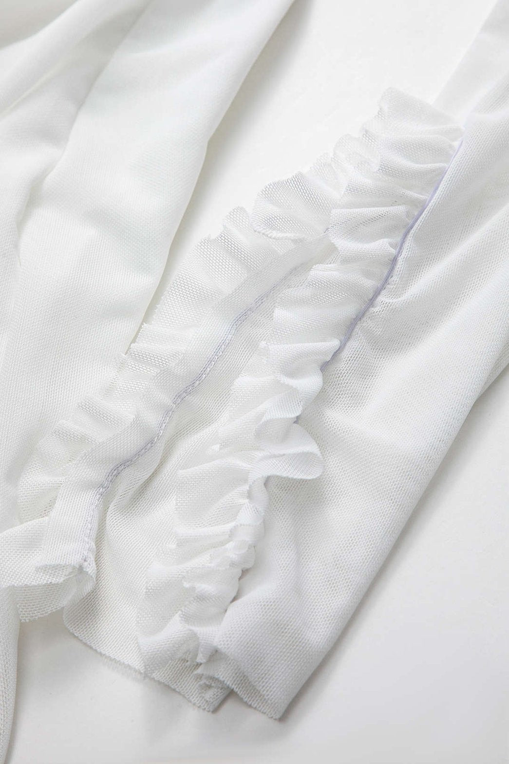 Vue latérale de la robe transparente étoile