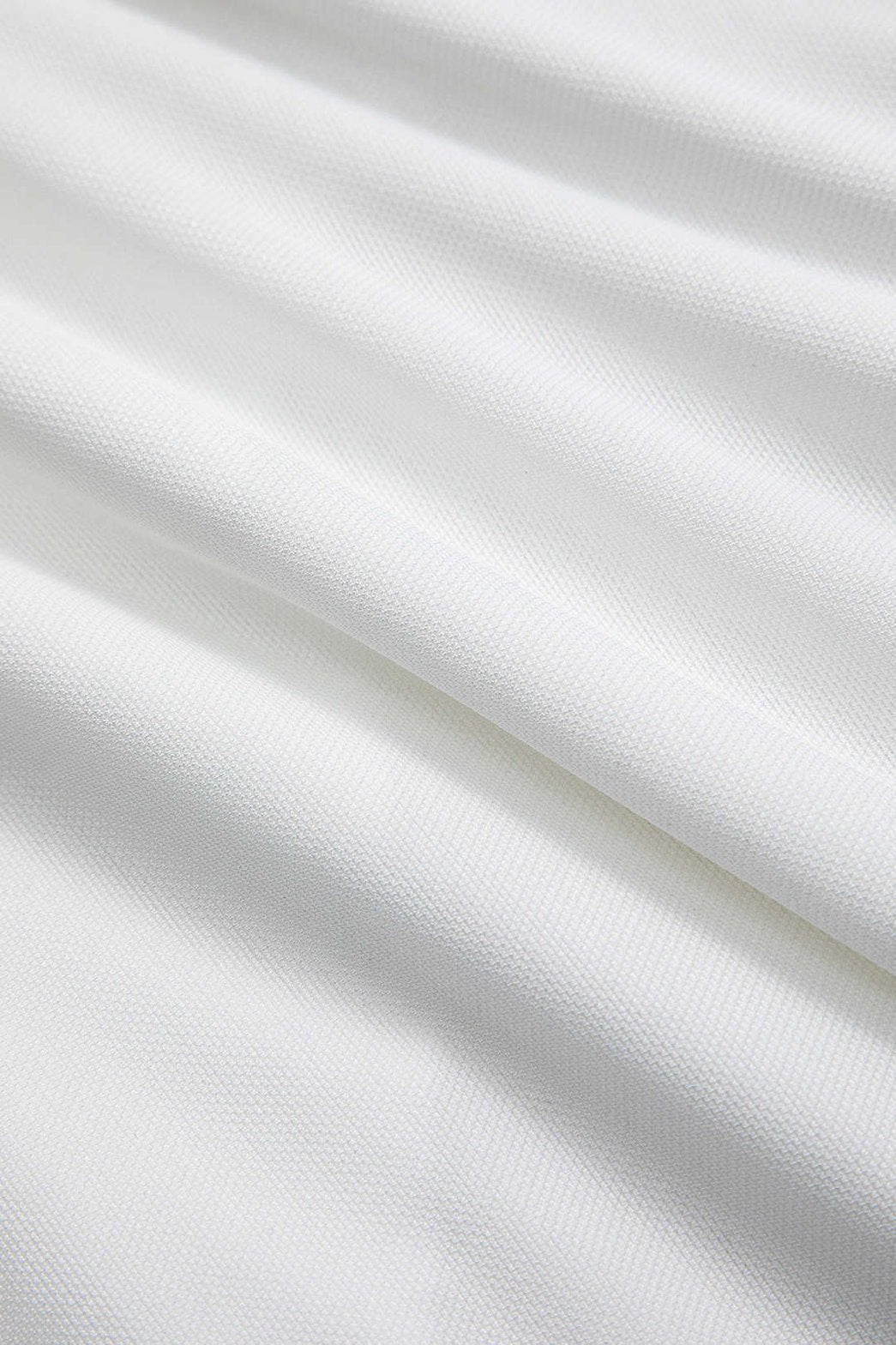 Robe longue blanche moulante détail des fronces lune